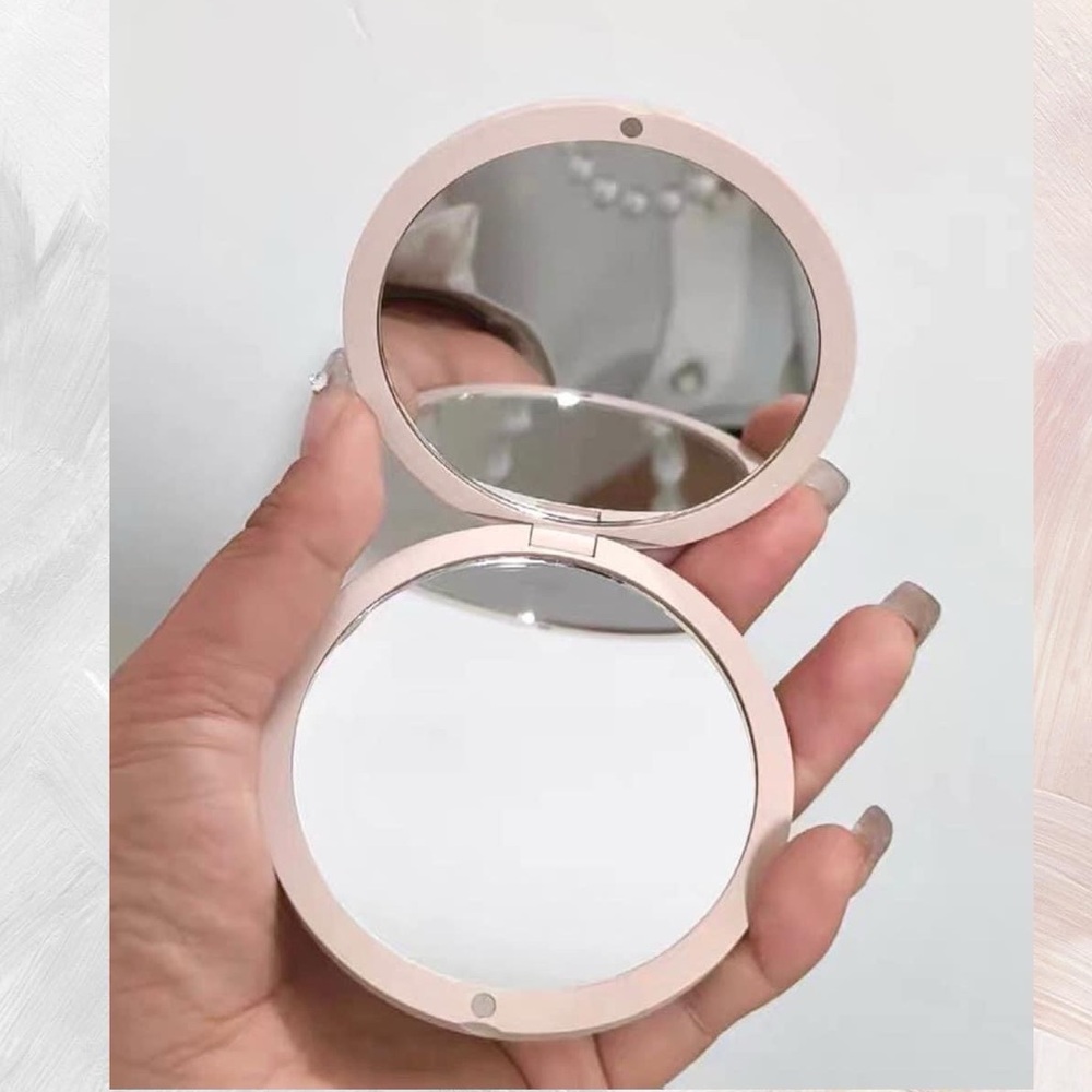 💕Giorgio Armani Beauty Mirror in pouch~LIMITED edition - Picture 4 of 13